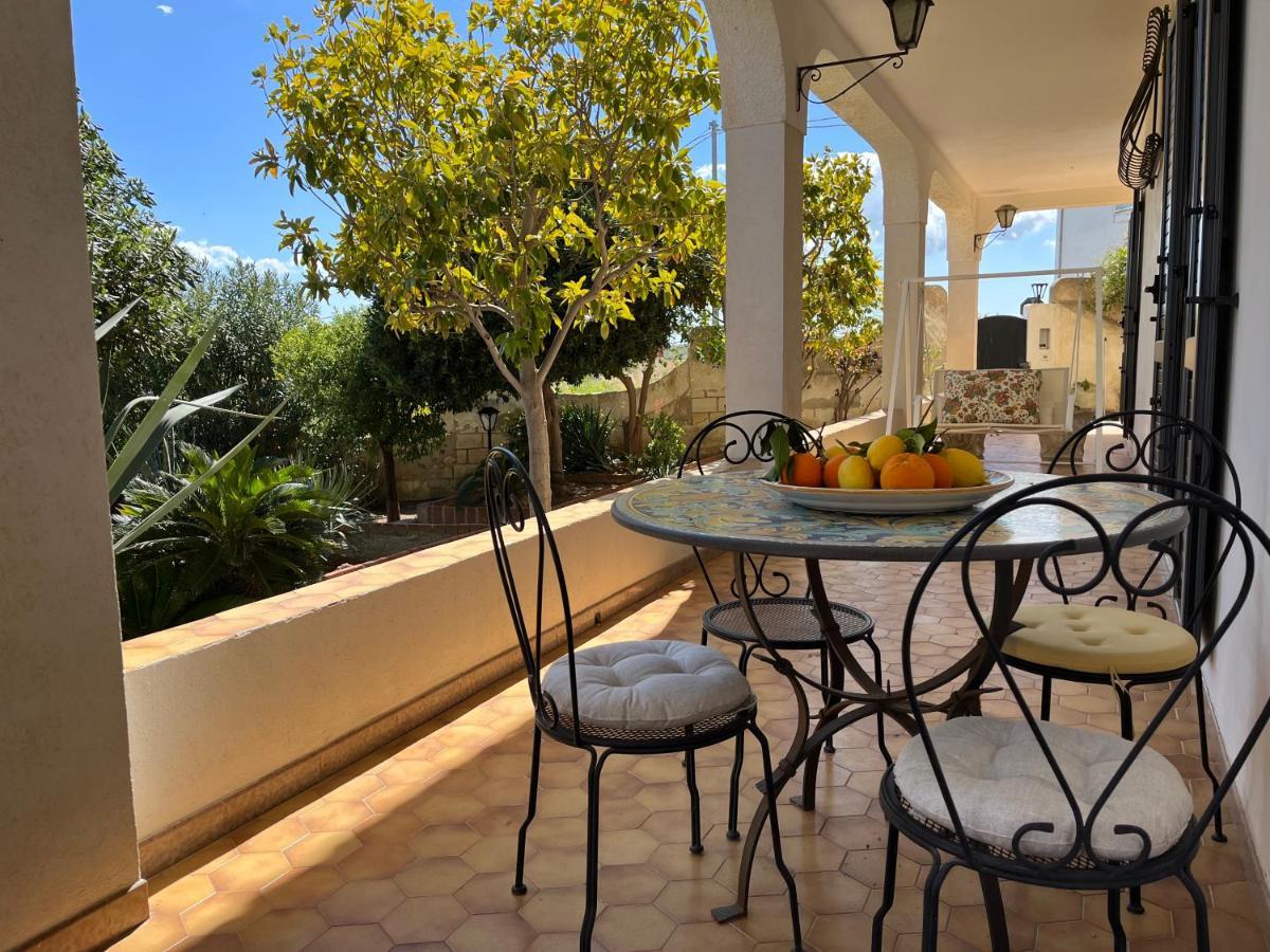 Villa Letizia Rooms & Apartments Noto Kültér fotó