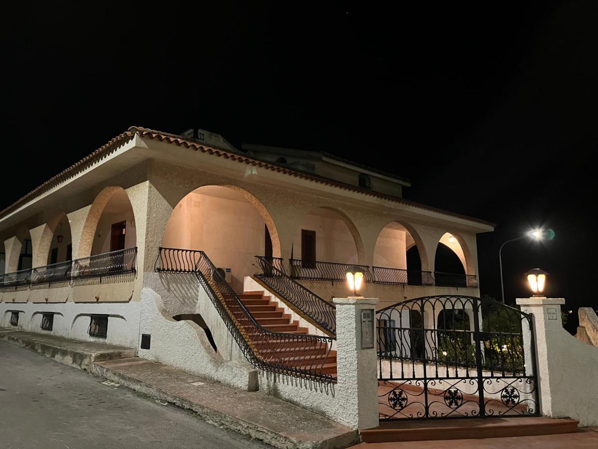 Villa Letizia Rooms & Apartments Noto Kültér fotó