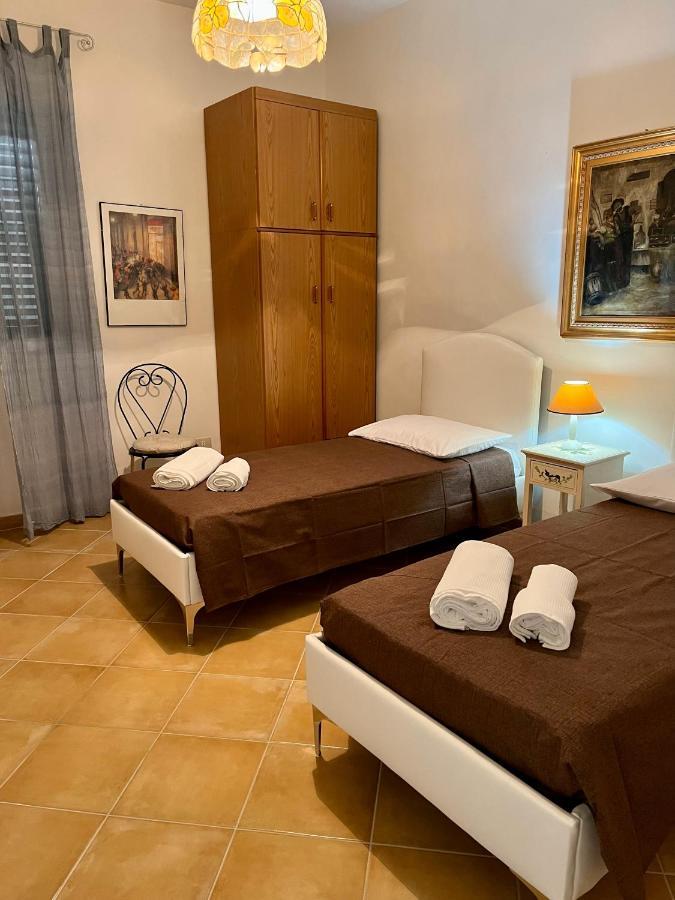 Villa Letizia Rooms & Apartments Noto Kültér fotó